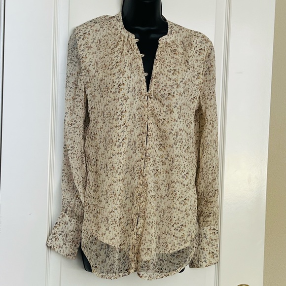 Long sleeve button up blouse size S, floral design, NWOT - Picture 4 of 11